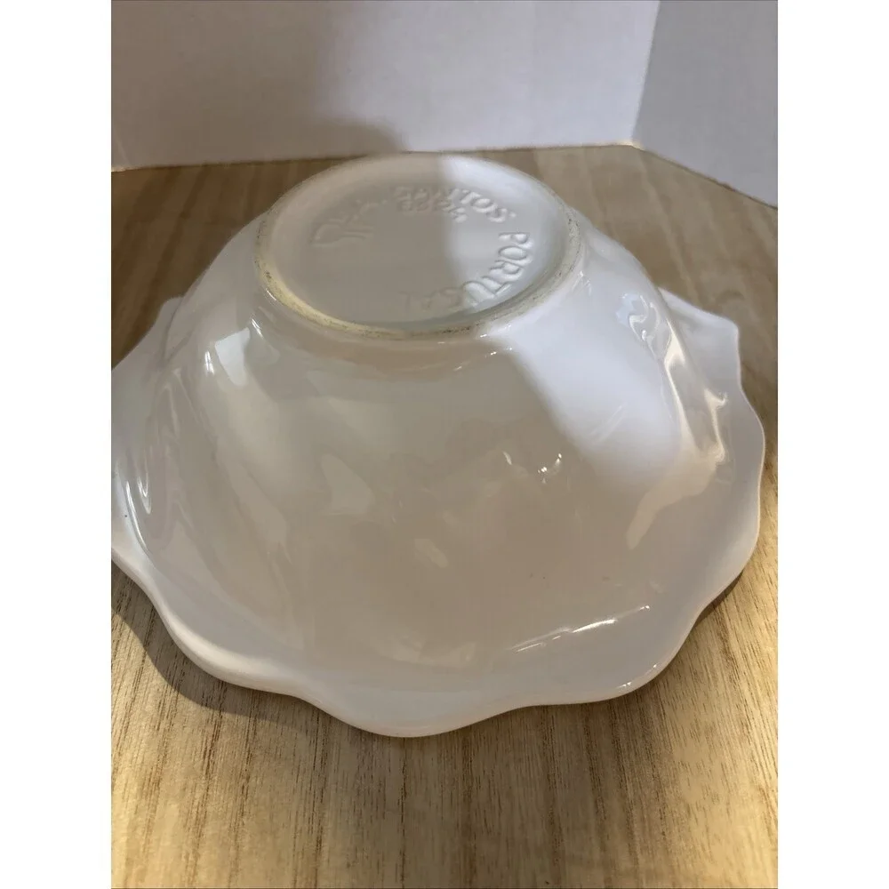 Medium A. Santos Portugal Ceramic Cabbage Leaf Serving Bowl 9 X 9 1/2